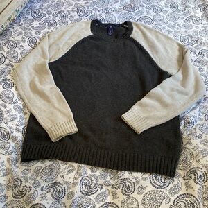 Women’s Raglan sleeve sweater. Gray. Gap. Small.